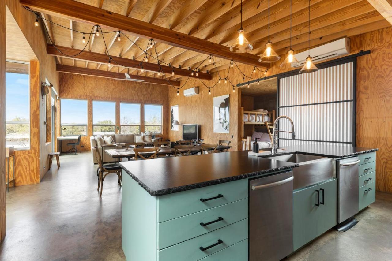 Lazo House - Riverfront With Overlooking Llano River Exterior foto