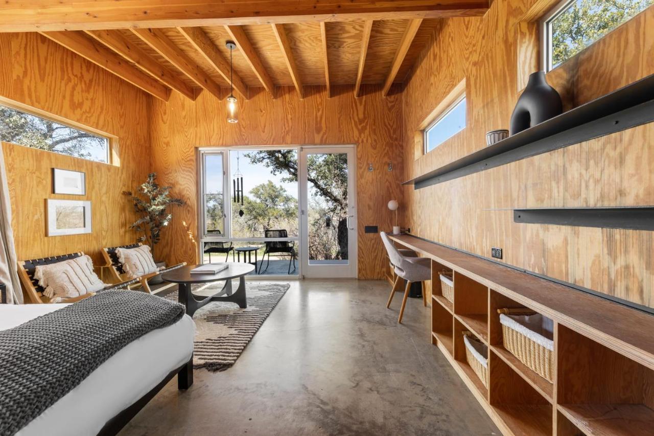 Lazo House - Riverfront With Overlooking Llano River Exterior foto